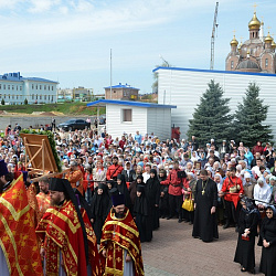 У Иверского храма